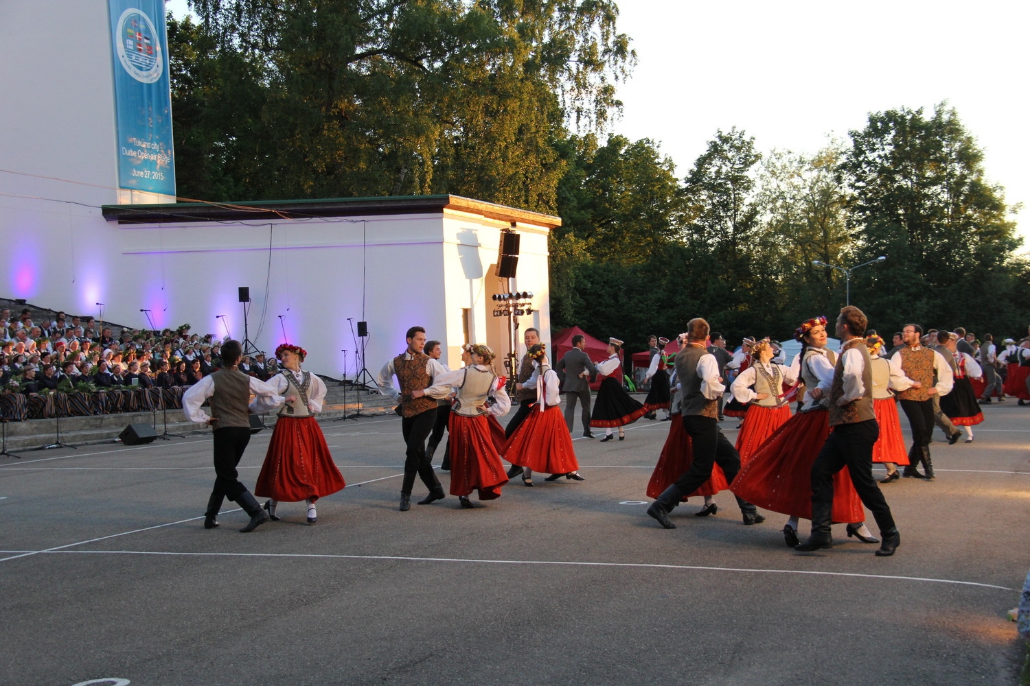 VIII Ziemeļu un Baltijas valstu Dziesmu svētku ieskaņu koncerts Durbes estrādē