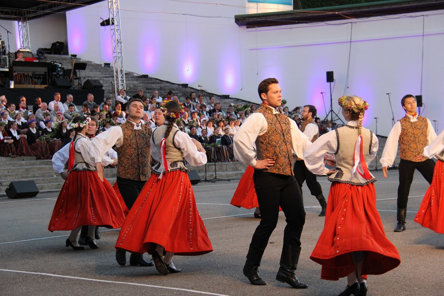 VIII Ziemeļu un Baltijas valstu Dziesmu svētku ieskaņu koncerts Durbes estrādē