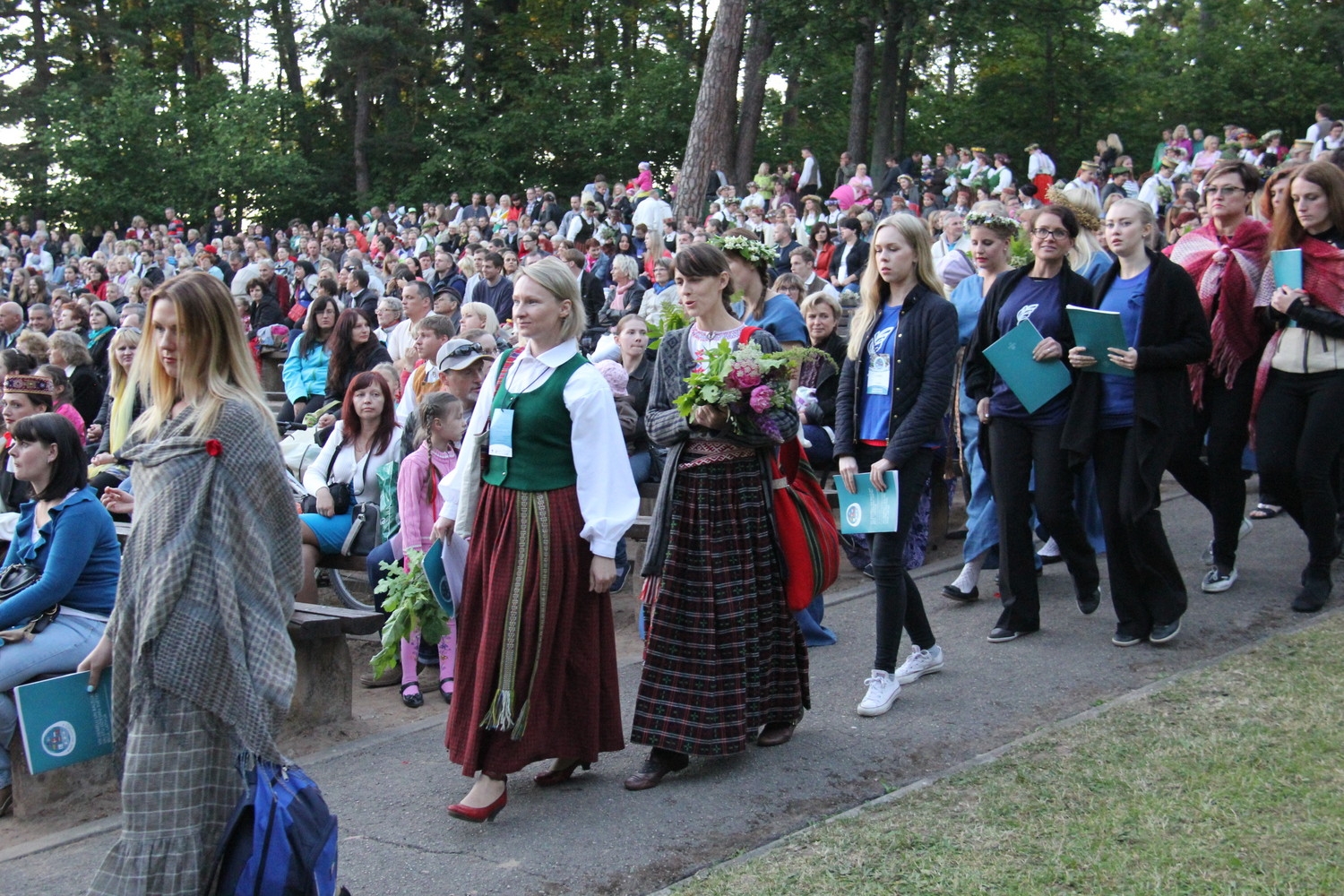 VIII Ziemeļu un Baltijas valstu Dziesmu svētku ieskaņu koncerts Durbes estrādē