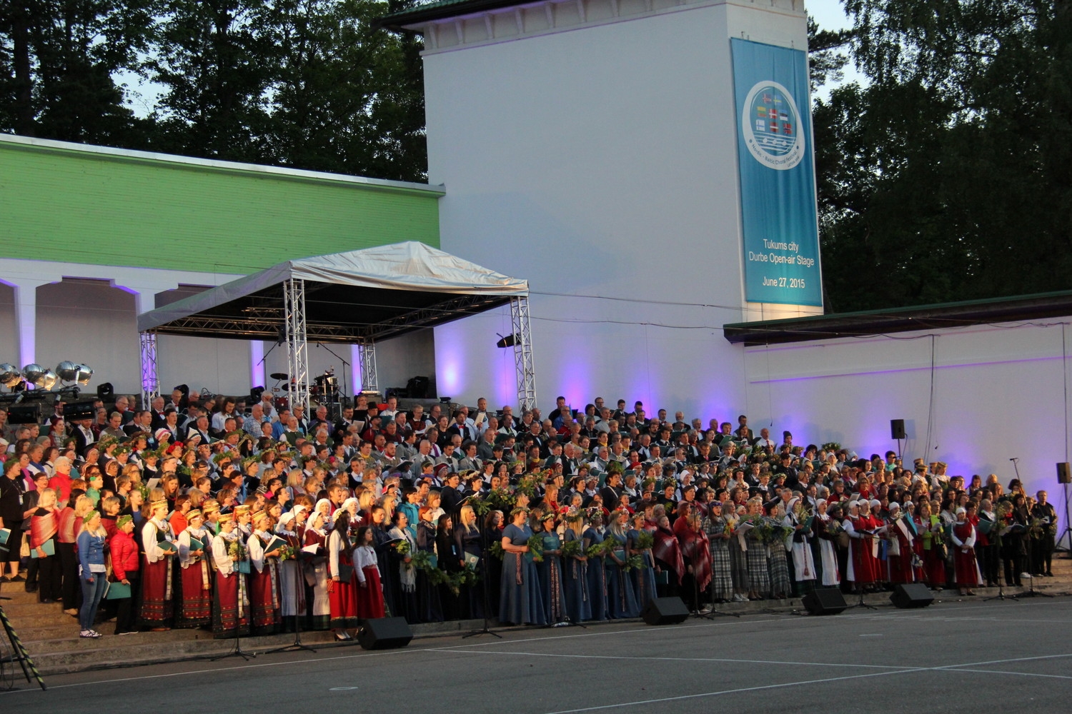 VIII Ziemeļu un Baltijas valstu Dziesmu svētku ieskaņu koncerts Durbes estrādē