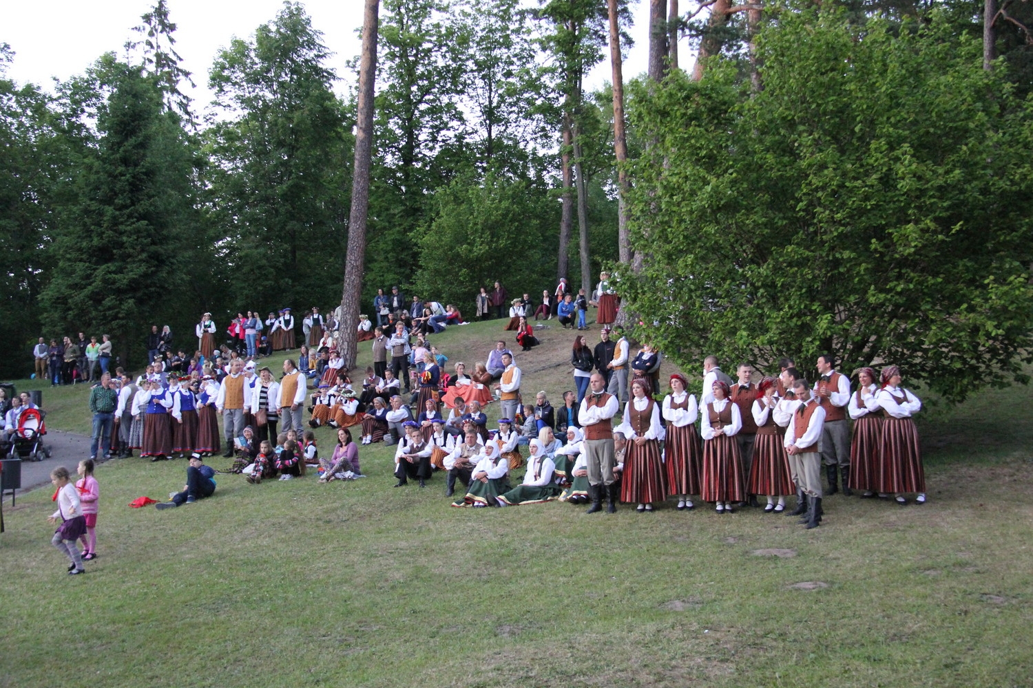 VIII Ziemeļu un Baltijas valstu Dziesmu svētku ieskaņu koncerts Durbes estrādē