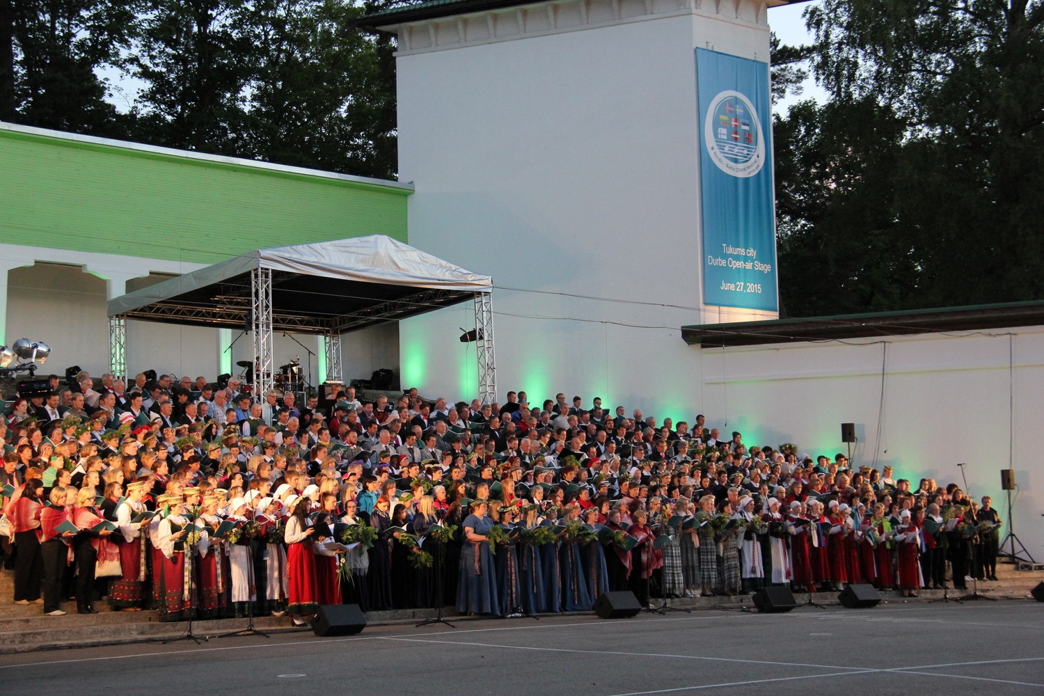 VIII Ziemeļu un Baltijas valstu Dziesmu svētku ieskaņu koncerts Durbes estrādē