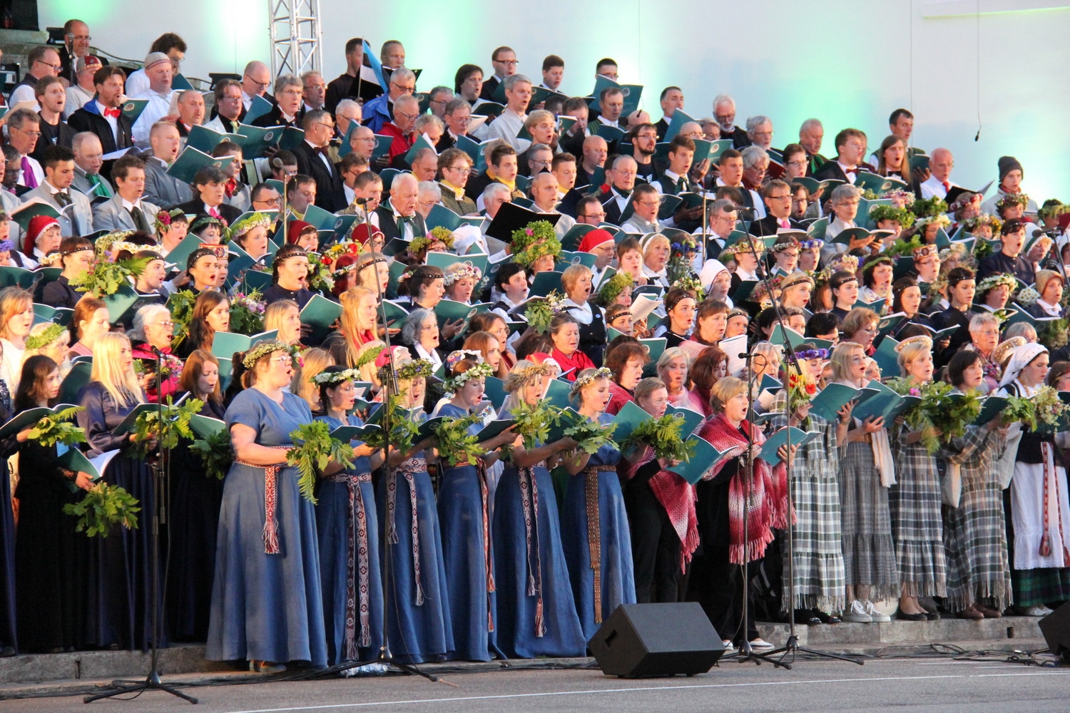 VIII Ziemeļu un Baltijas valstu Dziesmu svētku ieskaņu koncerts Durbes estrādē