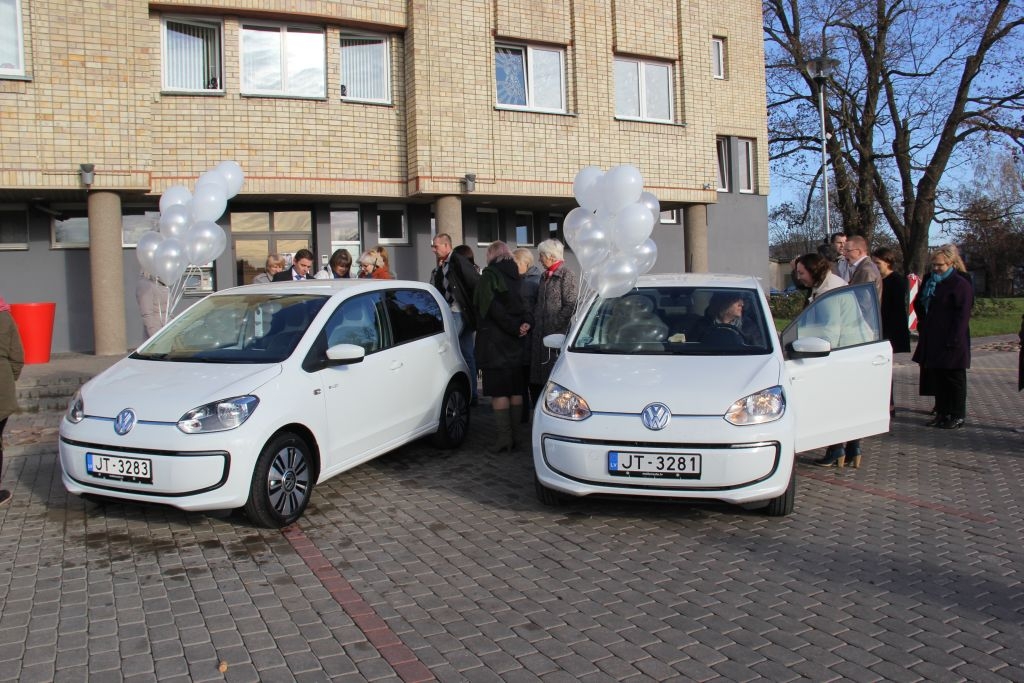 Pa Tukuma ielām ripos divi elektromobiļiLasīt vairāk