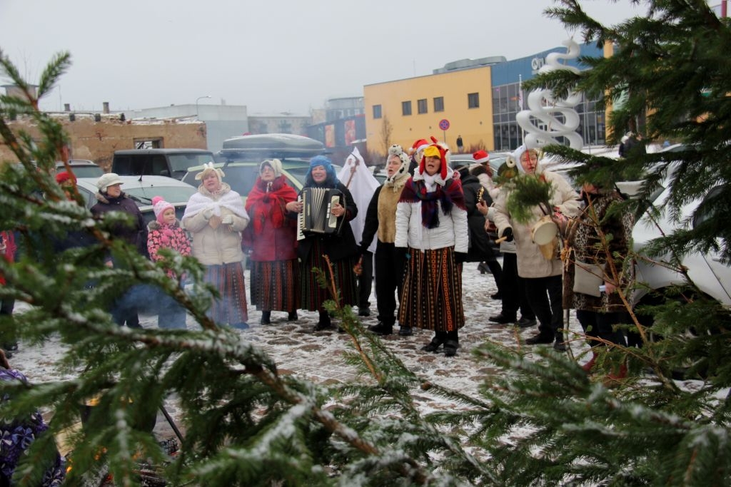 2.Advente Tukumā. Katrīnas laukuma egles rotāšana