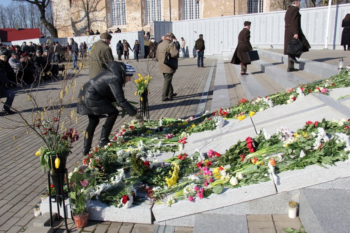 16.martā Lestenes Brāļu kapos notika latviešu leģionār