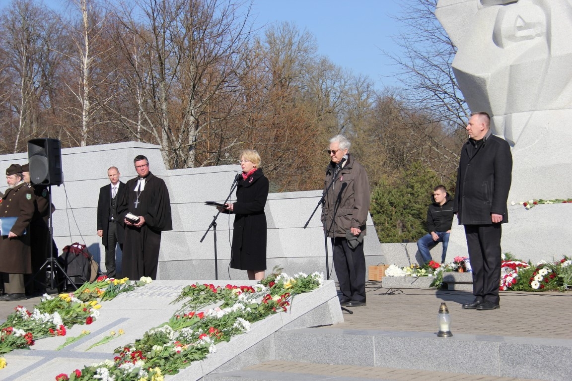 16.martā Lestenes Brāļu kapos notika latviešu leģionār