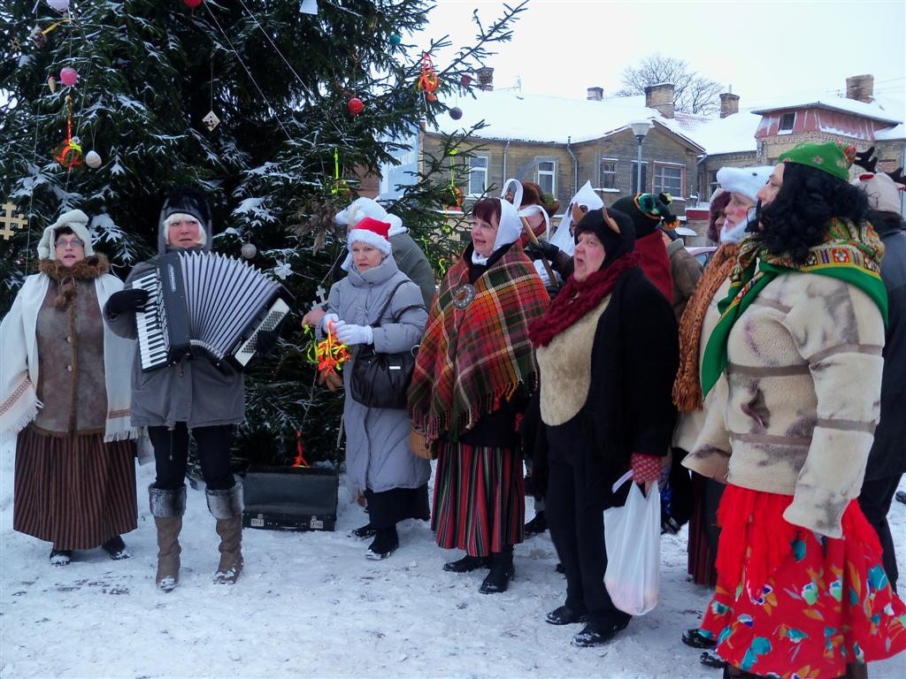 Katrīnas laukuma eglītes rotāšana 16.decembrī