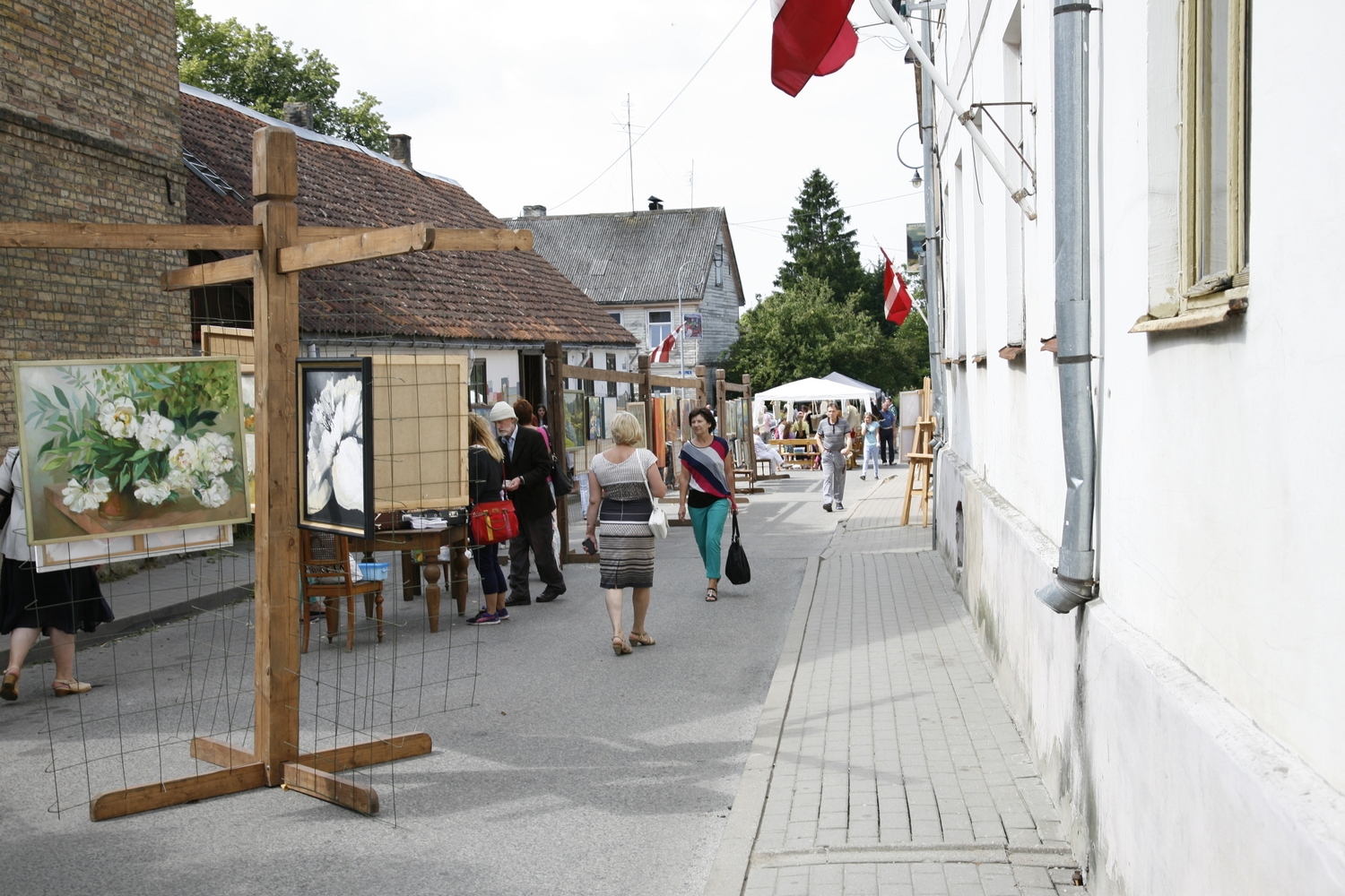 25.jūlijs - Pilsētas svētku pasākumi un rosība Brīvības laukumā, Harmonijas ielā un citur pilsētā (no plkst.12.00 līdz 19.00)