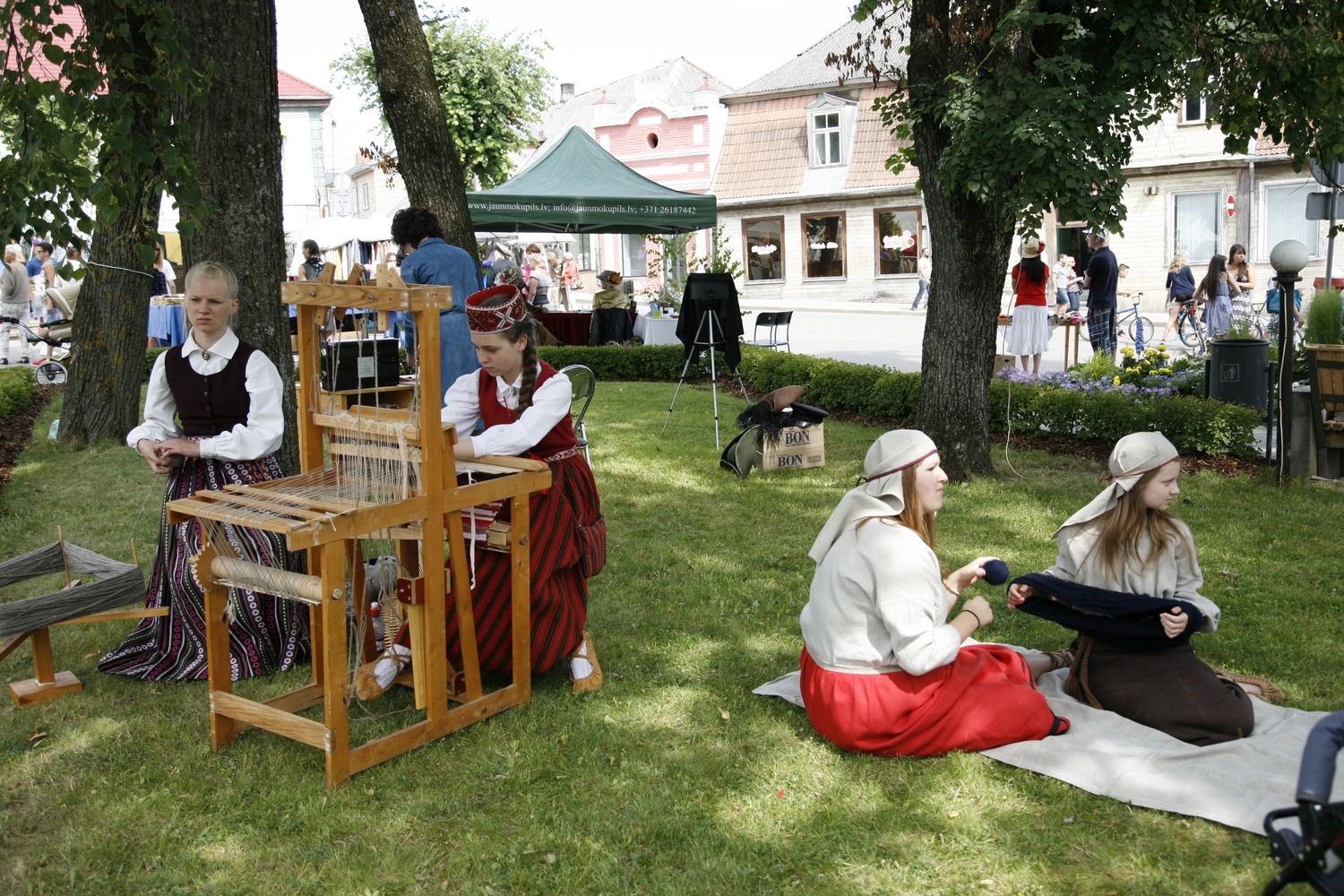 25.jūlijs - Pilsētas svētku pasākumi un rosība Brīvības laukumā, Harmonijas ielā un citur pilsētā (no plkst.12.00 līdz 19.00)