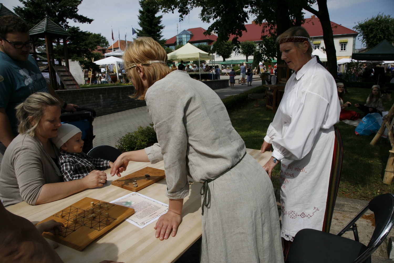 25.jūlijs - Pilsētas svētku pasākumi un rosība Brīvības laukumā, Harmonijas ielā un citur pilsētā (no plkst.12.00 līdz 19.00)