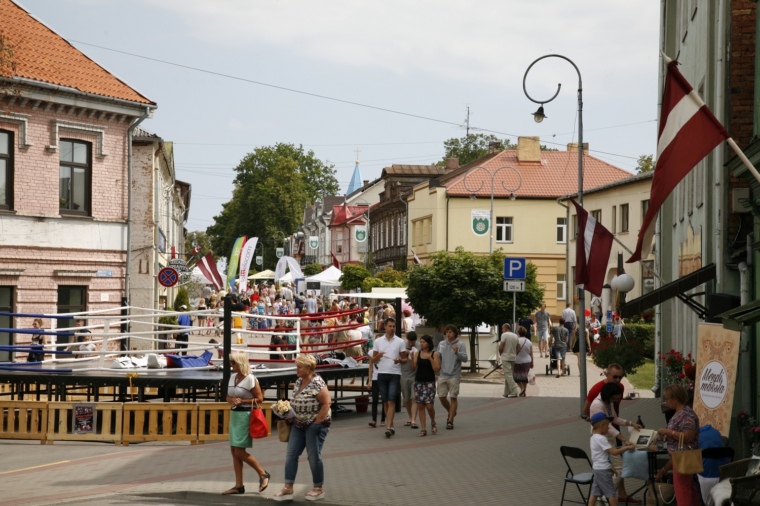 25.jūlijs - Pilsētas svētku pasākumi un rosība Brīvības laukumā, Harmonijas ielā un citur pilsētā (no plkst.12.00 līdz 19.00)