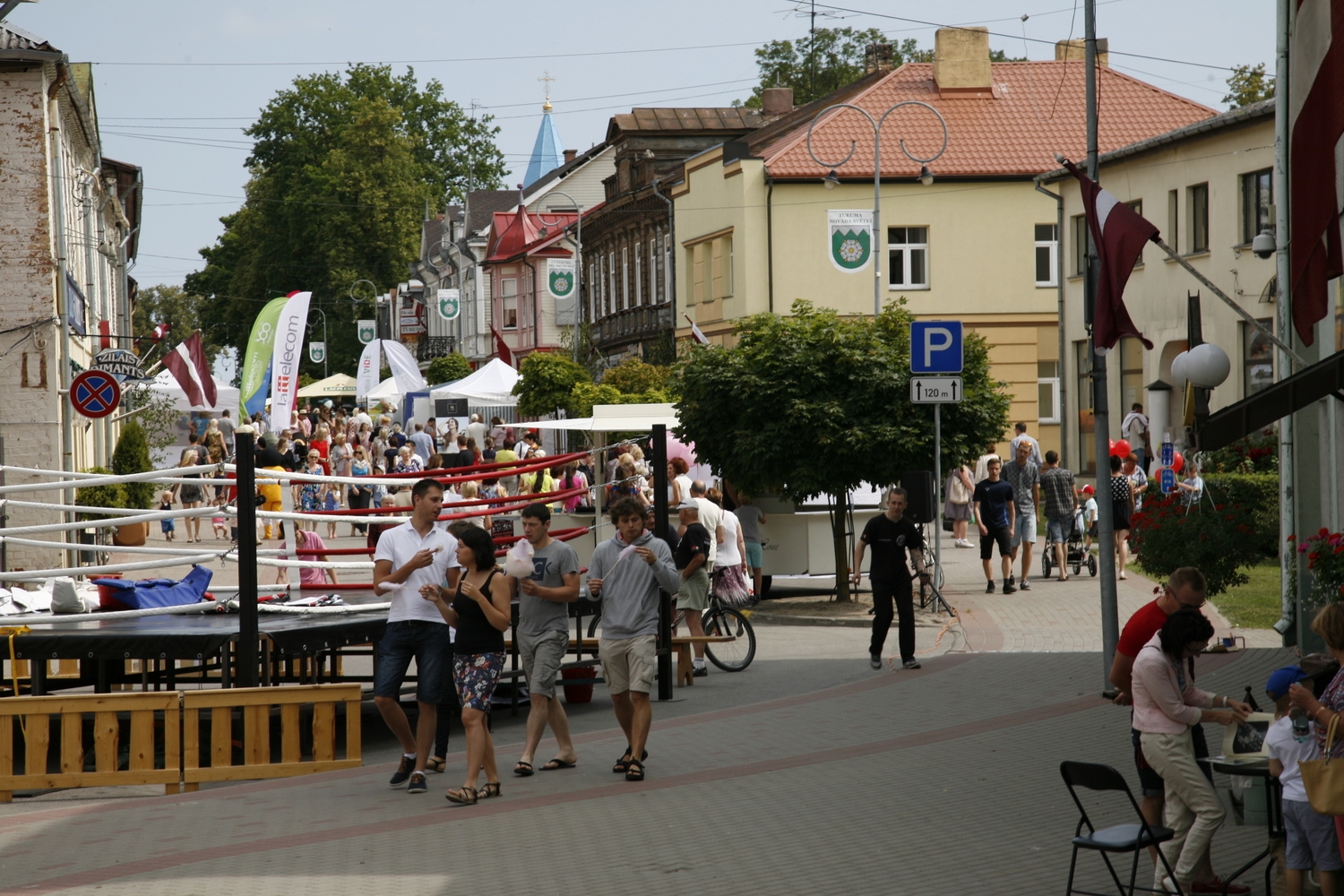 25.jūlijs - Pilsētas svētku pasākumi un rosība Brīvības laukumā, Harmonijas ielā un citur pilsētā (no plkst.12.00 līdz 19.00)