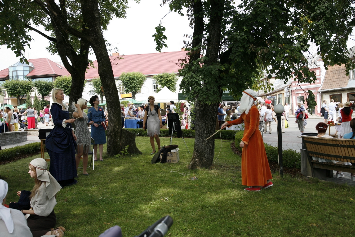 25.jūlijs - Pilsētas svētku pasākumi un rosība Brīvības laukumā, Harmonijas ielā un citur pilsētā (no plkst.12.00 līdz 19.00)