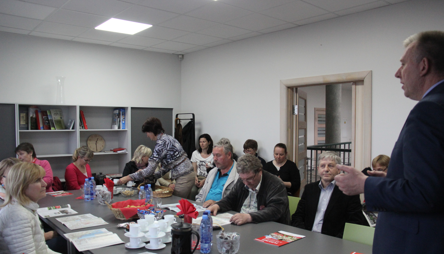 TUKUMA NOVADA DOMĒ VIESOJAS KOLĒĢI NO IGAUNIJAS