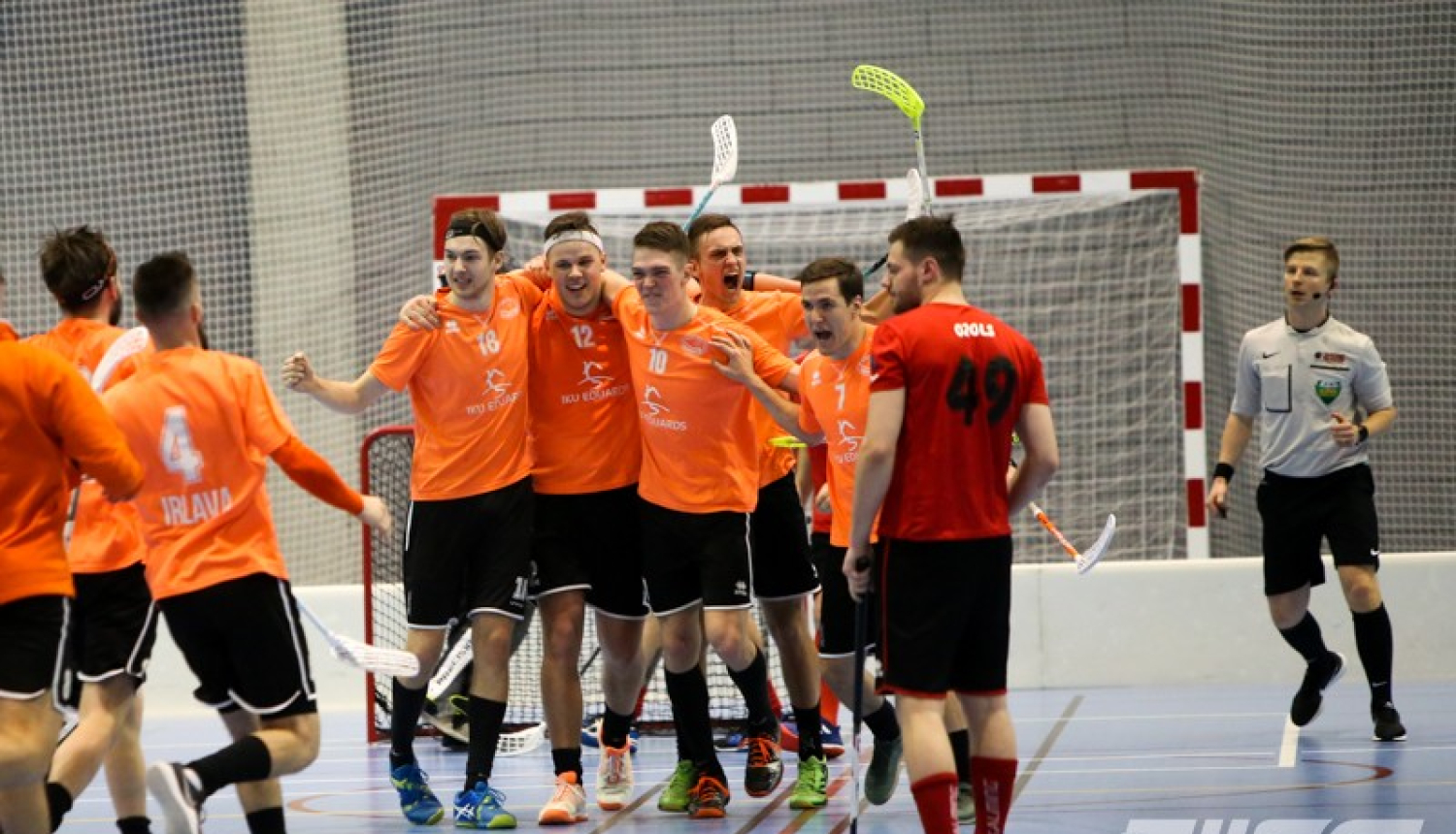 Atzinīgi novērtētas Tukuma novada florbola komandas