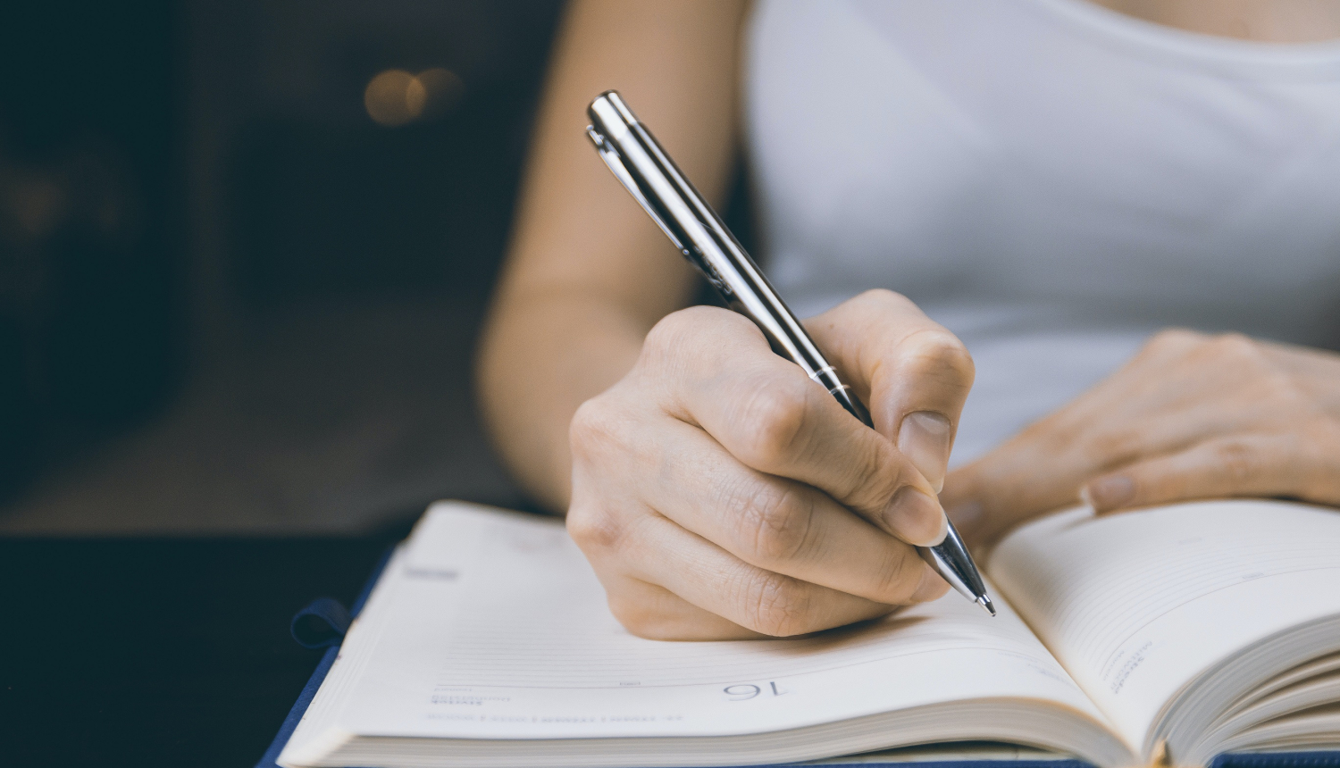 Piesakies jauno rakstnieku romānu konkursam un saņem finansiālu atbalstu tā izdošanai