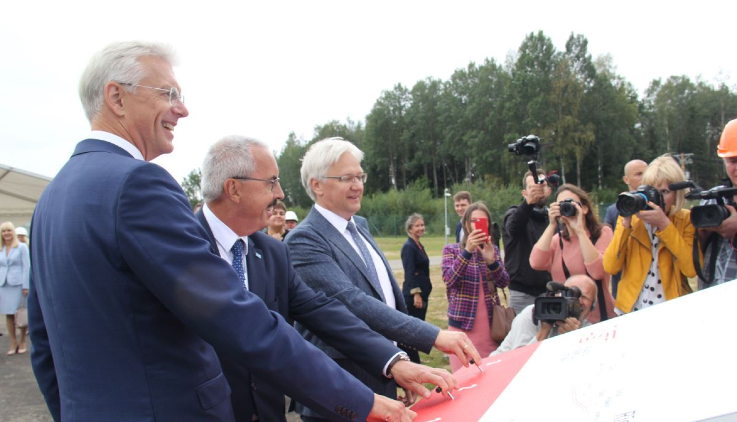 Apakšstacijā "Tume" svinīgi atklāj projekta "Kurzemes loks" noslēdzošo posmu