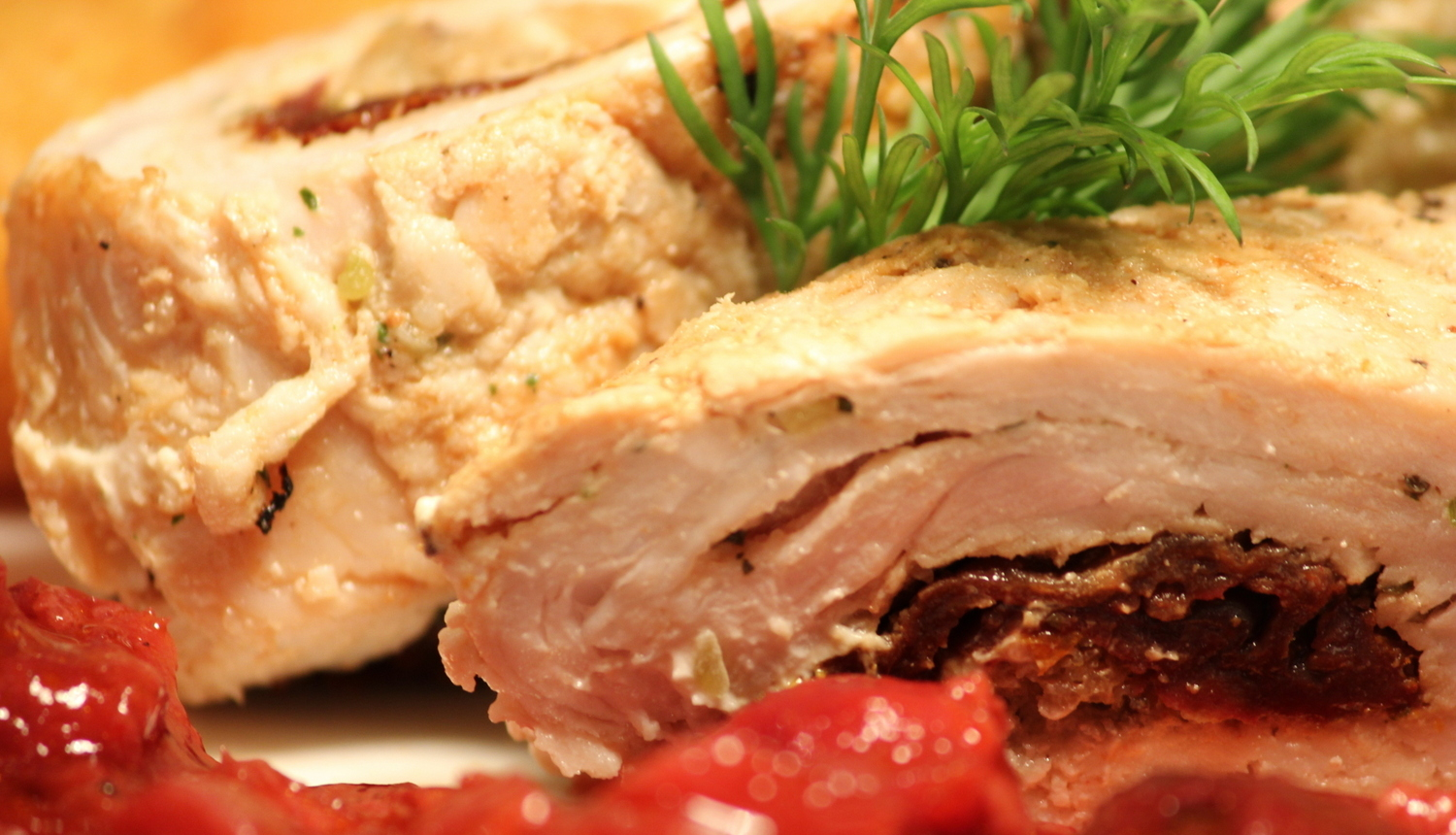 Tukuma veltnītis ķiršu mērcē