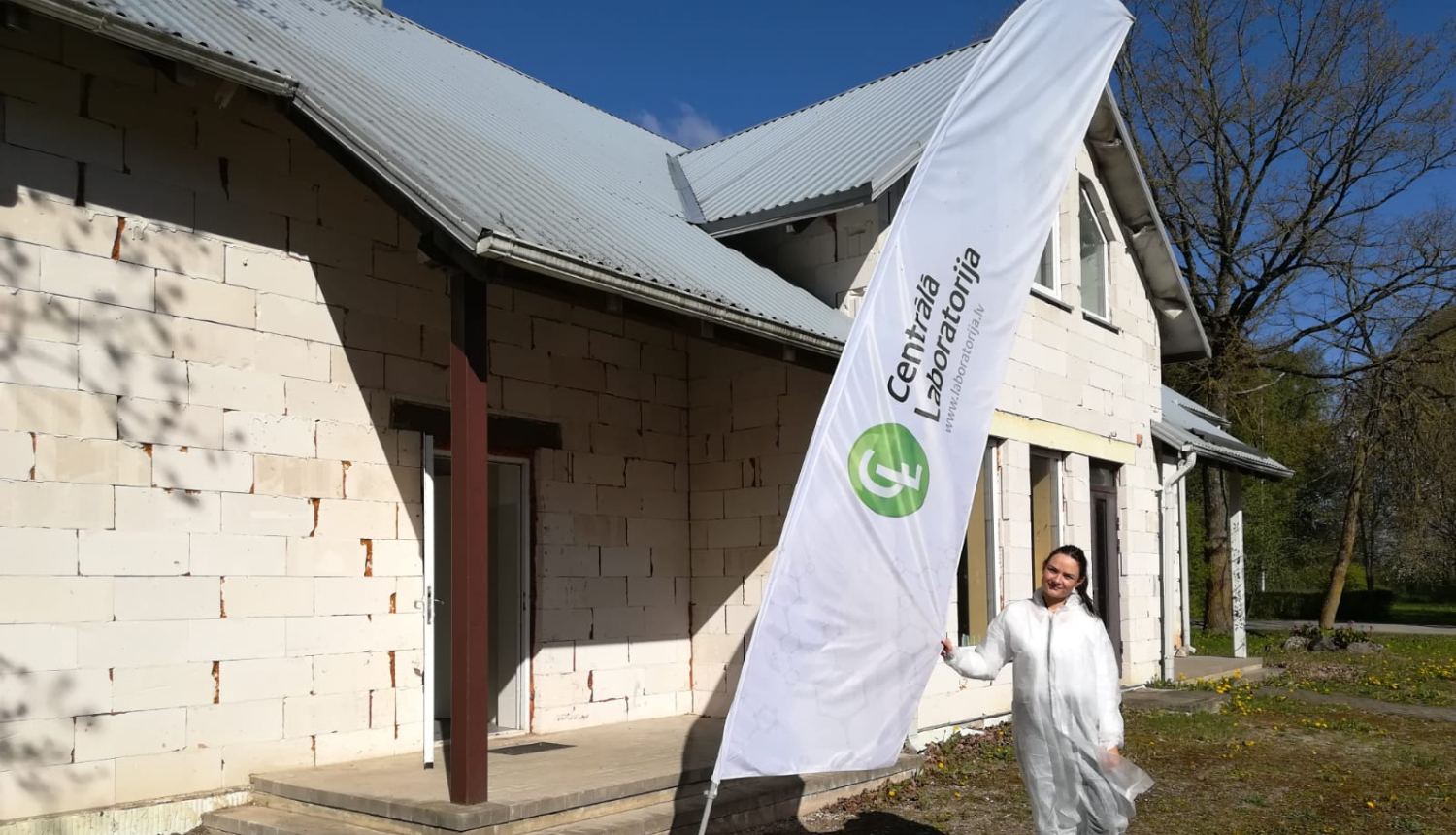 Mobilā Covid-19 analīžu veikšanas vieta pārcelta uz Praviņu skolu