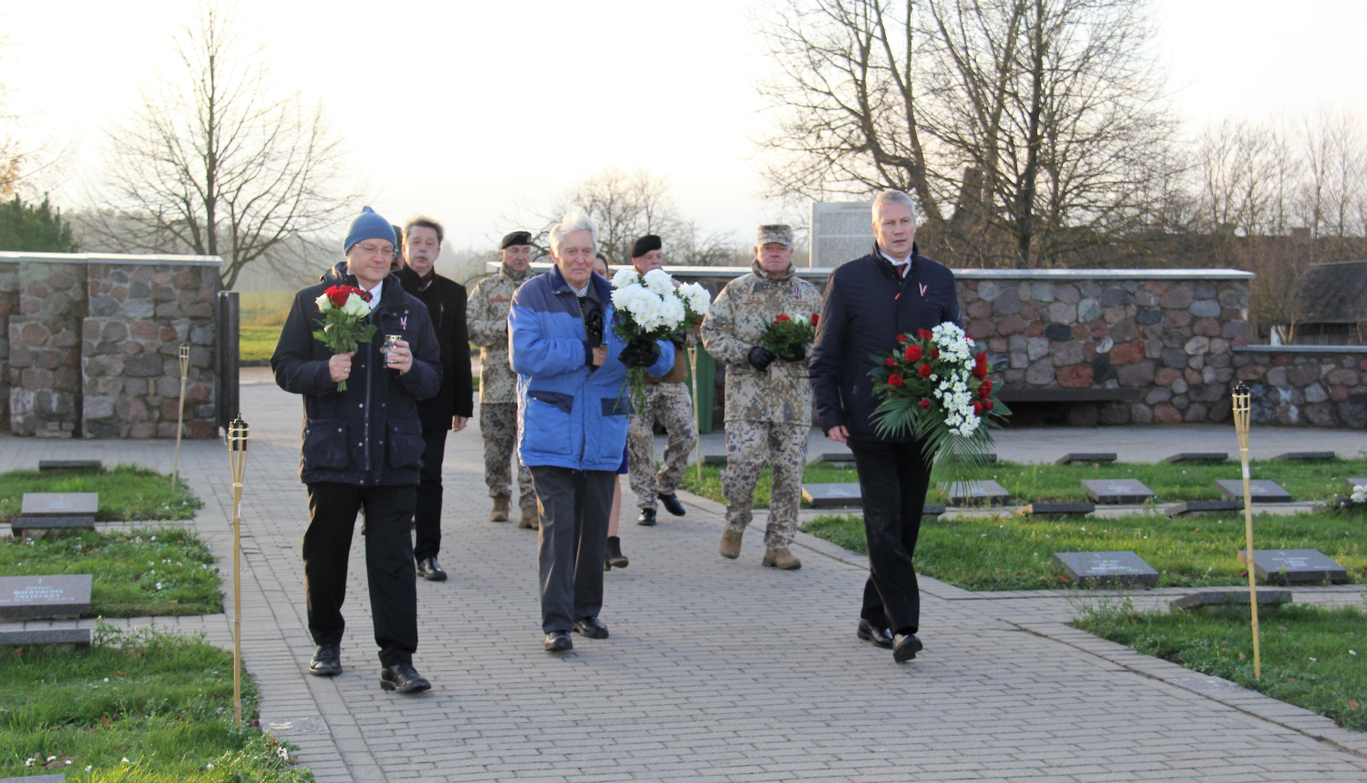 ziedu nolikšana Lestene