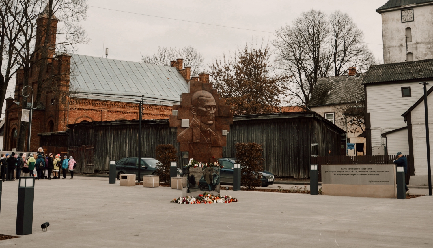 Tukuma novads pasniedzis dāvanu Latvijai simtgadē – Z. A. Meierovica pieminekli